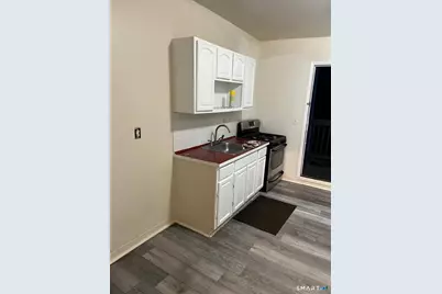 800 Hallett Street #2nd left, Bridgeport, CT 06608 - Photo 1