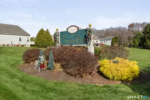 8 Old Barn Rd, East Windsor, CT 06088 - Photo 1