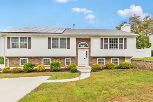 4 Wintergreen Ln, Naugatuck, CT 06770 - Photo 1