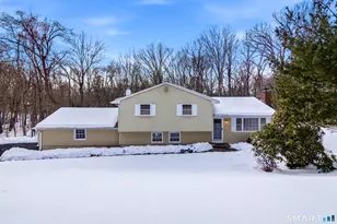 90 Robin Ridge Dr, Madison, CT 06443 - Photo 1