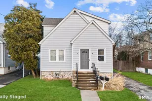 7 Willowbrook Pl, Stamford, CT 06902 - Photo 1