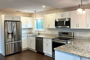 20 Mechanic St, Stonington, CT 06379 - Photo 1