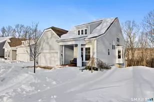 909 Tillinghast Dr, Oxford, CT 06478 - Photo 1