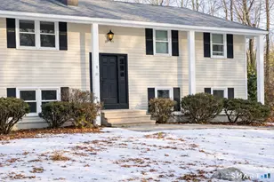 10 Winterberry Cir, Westbrook, CT 06498 - Photo 1