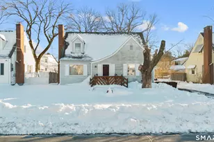 82 Foxcroft Dr, Manchester, CT 06040 - Photo 1