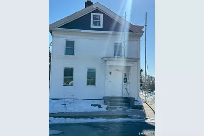 34 Bulkeley Plain, New London, CT 06320 - Photo 1