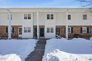 11 Bradley Cir, Enfield, CT 06082 - Photo 1