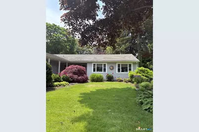 130 Parkway South, New London, CT 06320 - Photo 1