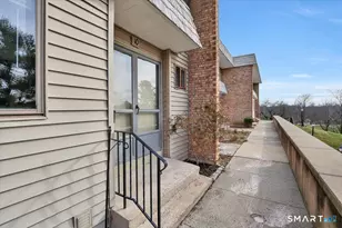 10 Briar Ct, Cromwell, CT 06416 - Photo 1