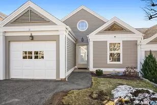 31 St George Pl, Newtown, CT 06482 - Photo 1