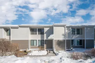32 Lawson Ln, Ridgefield, CT 06877 - Photo 1