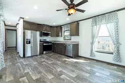 525 East Main Street #8, Branford, CT 06405 - Photo 1