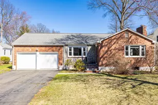 72 Mohegan Dr, West Hartford, CT 06117 - Photo 1