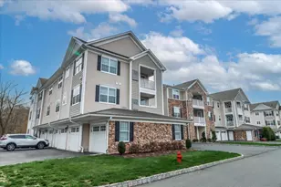 433 Brookside Ct, Newtown, CT 06470 - Photo 1
