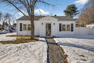 22 Woodlawn Ave, Waterford, CT 06385 - Photo 1