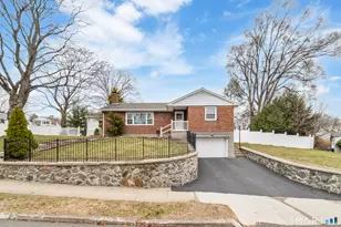 61 Clearview Cir, Naugatuck, CT 06770 - Photo 1