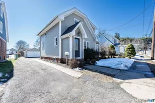 186 School St, Hamden, CT 06518 - Photo 1