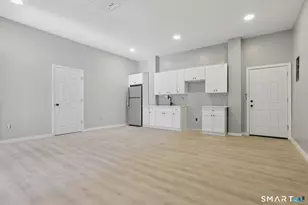 215 Bank St, New London, CT 06320 - Photo 1