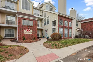 215 Carriage Crossing Ln, Middletown, CT 06457 - Photo 1