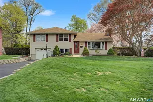13 Reynolds Dr, Wallingford, CT 06492 - Photo 1