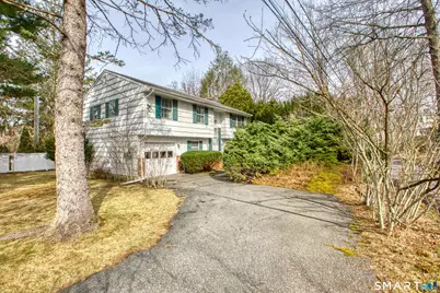 9 Stuart Drive, Greenwich, CT 06870 - Photo 1