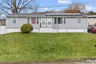 15 Spread Oak Ln, Waterbury, CT 06704 - Photo 1