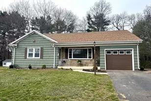677 Middle Turnpike W, Manchester, CT 06040 - Photo 1