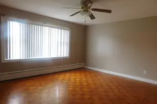 45 Oakview Cir, Bridgeport, CT 06604 - Photo 1