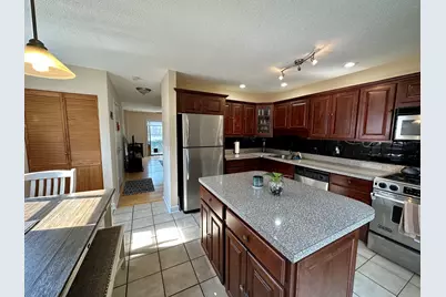 15 Crest Street #B13, West Haven, CT 06516 - Photo 1