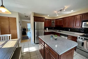 15 Crest St, West Haven, CT 06516 - Photo 1