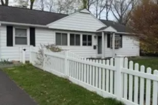 28 Hearthstone Ct, Stamford, CT 06902 - Photo 1