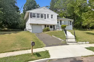 26 Elliot Dr, Hamden, CT 06514 - Photo 1