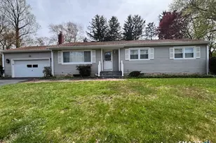 42 Wendy Rd, Trumbull, CT 06611 - Photo 1