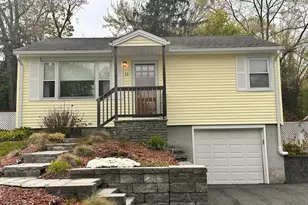 33 Jepson Ln, Meriden, CT 06451 - Photo 1