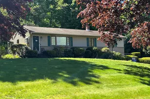 28 Goebel Rd, Hamden, CT 06514 - Photo 1