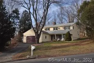 11 Shawnee Rd, Trumbull, CT 06611 - Photo 1