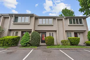 827 Oronoke Rd, Waterbury, CT 06708 - Photo 1