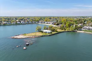 250 Davenport Dr, Stamford, CT 06902 - Photo 1