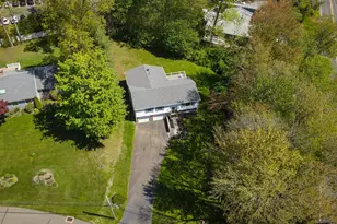 2 Spice Bush Ln, Branford, CT 06405 - Photo 1