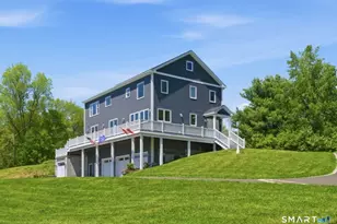 8 Buckingham Rd, Derby, CT 06418 - Photo 1