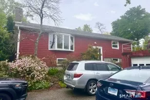 13 Broken Arrow Rd, Hamden, CT 06518 - Photo 1