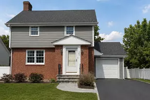 560 Old Town Rd, Trumbull, CT 06611 - Photo 1