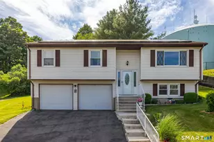 160 Cimarron Rd, Middletown, CT 06457 - Photo 1