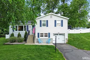 15 Riverside Dr, Branford, CT 06405 - Photo 1
