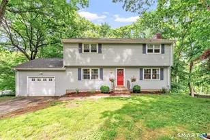 21 Overlook Pl, Trumbull, CT 06611 - Photo 1