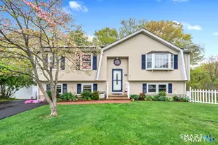 19 Robertson Dr, Hamden, CT 06518 - Photo 1