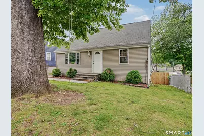 35 Oakleaf Street, Bridgeport, CT 06606 - Photo 1