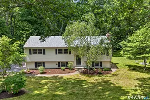 14 Deerfield Dr, Newtown, CT 06482 - Photo 1