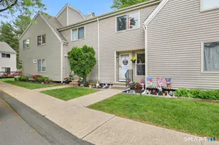 15 Cherokee Ct, Cromwell, CT 06416 - Photo 1