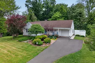 16 Somerset Rd, Glastonbury, CT 06033 - Photo 1